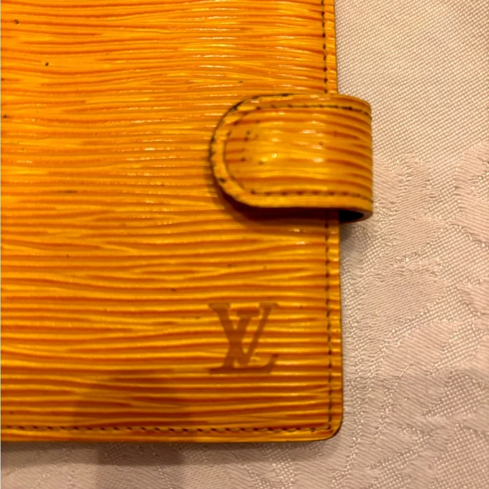 Vintage Louis Vuitton Epi Yellow Wallet w/Purple Interior 90s Maximalist - Picture 3 of 8